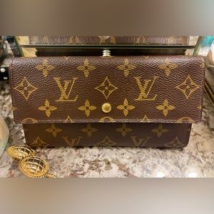 ‼️Sold‼️LV monogram porte international long wallet